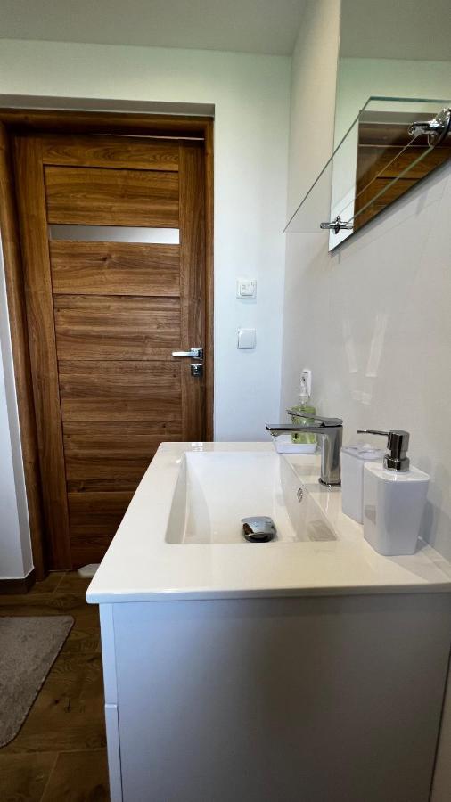 Styry Pory Roku Apartment Gron ภายนอก รูปภาพ